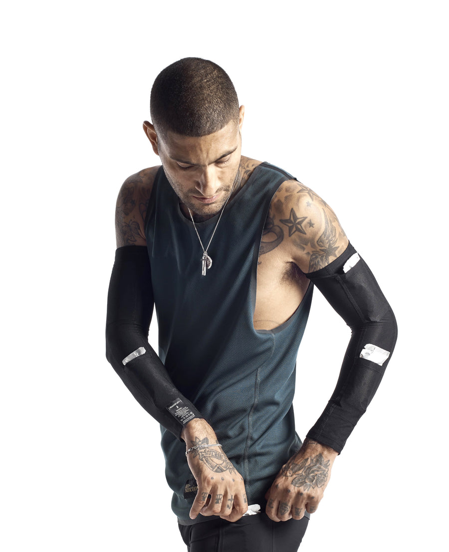 UN-Race Sleeves [black] – unsanctioned running